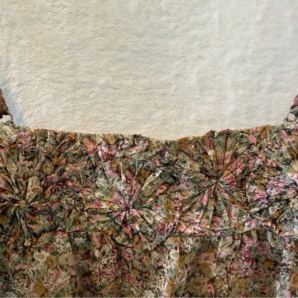Women’s ANDREE Floral Smocked Cami Top with Ruffle Hem Size L - Picture 3 of 3